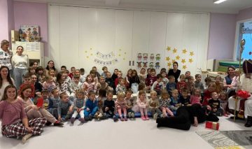 “Izgubljena čizmica” oduševila djecu u centralnom i područnom objektu