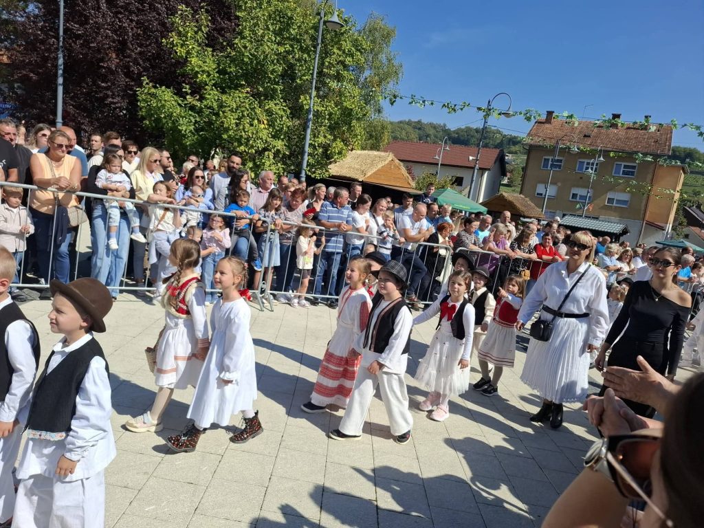 Djeca iz vrtića Naša radost na Povorci beračica i berača, Branje grojzdja Pregrada 2026.