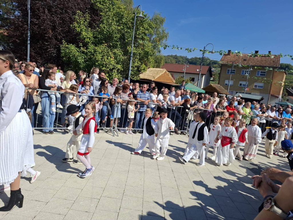 Djeca iz vrtića Naša radost na Povorci beračica i berača, Branje grojzdja Pregrada 2026.