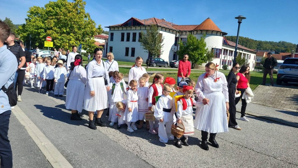 Djeca iz vrtića Naša radost na Povorci beračica i berača, Branje grojzdja Pregrada 2026.